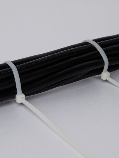 Хомут (стяжка)  нейлон   3.6 х 250  бел.  (50шт)  IEK UHH20-D036-250-050