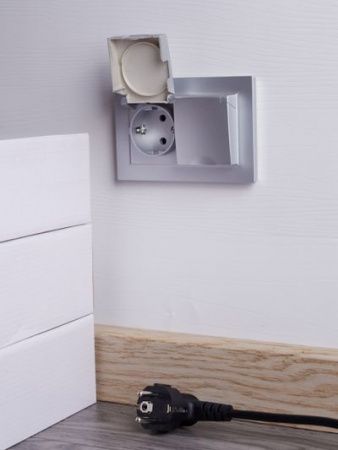 BRITE Розетка двойная с крышкой 16А в сб IP44 РСбш12-3-44-БрА алюминий